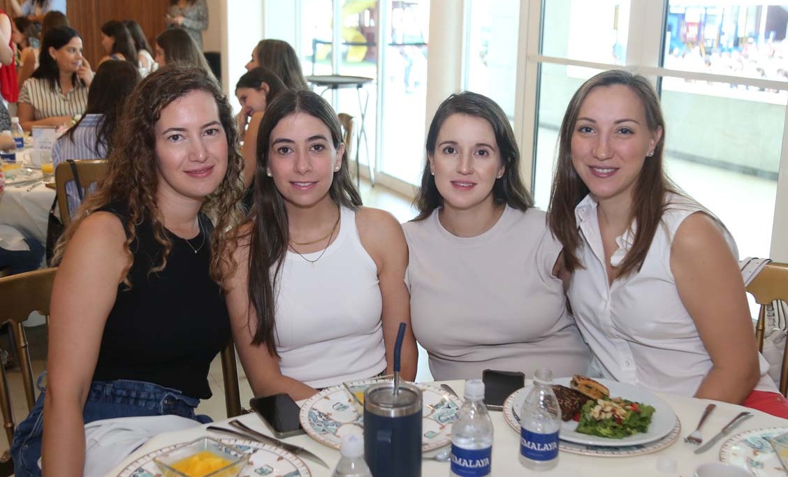 Cordelia Garza, Eliza Peyico, Paty Rosas y Katy González