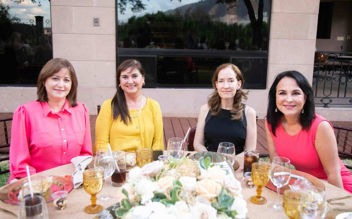Adriana Blandon, Cecilia Varela,  Myriam De la Garza y Rocío González