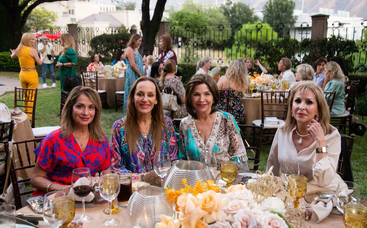 Cecilia Garza, Marú Calderón, María Lozano  y María Aurora Tijerina de Lozano