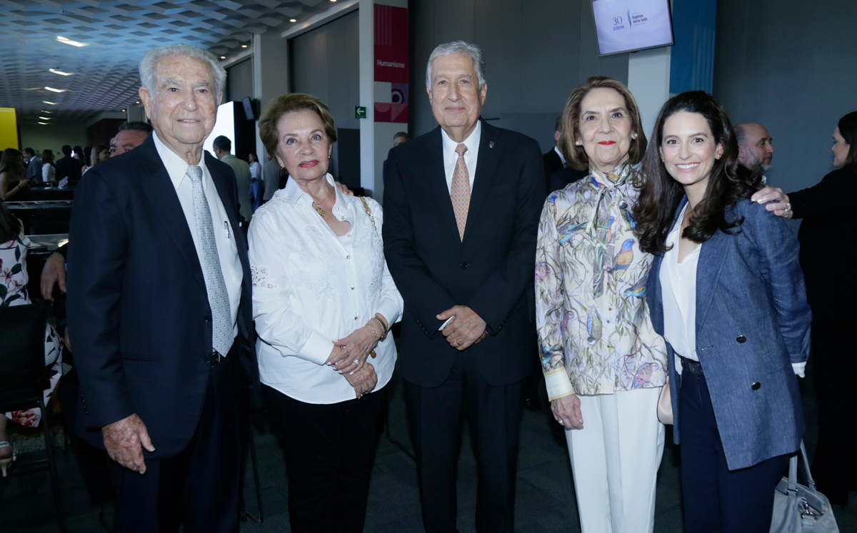 Daniel Cárdenas, Gracia Ceballos, David Noel Ramírez, Magdalena Margáin de Ramírez y Alexandra Zapata / Foto: Omar Valdez