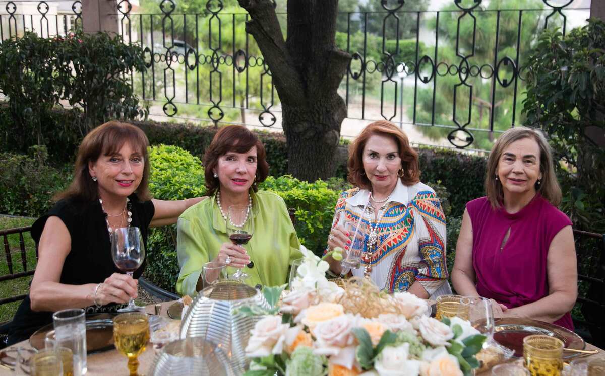 Doris de Rosani, Carmen Bortoni de De la Garza, Annia Bortoni de Martínez y Elsa de Salazar
