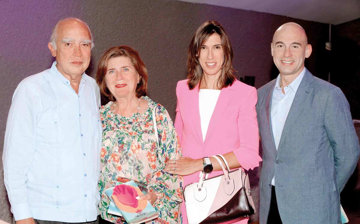 Fernando Canales, Ángela Stelzer de Canales, Mariana Canales y FERNANDO CANALES
