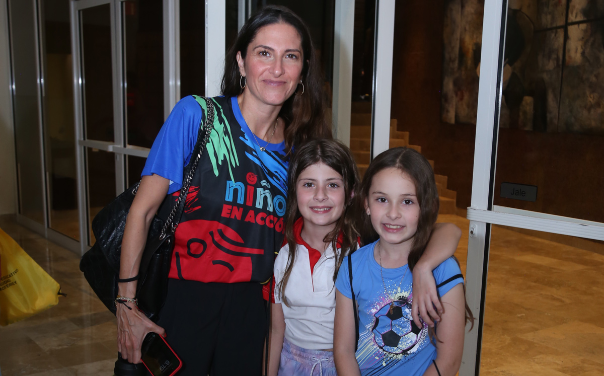 Gaby Garza de González, Ximena González y Vivi González / Foto: Roberto Alvarado