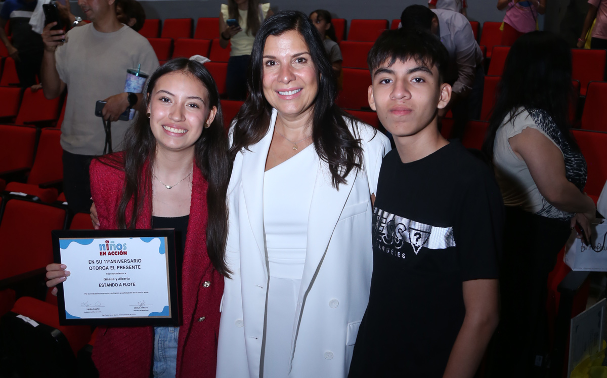 Giselle Patiño, Lorenia Canavati y Alberto Patiño / Foto: Roberto Alvarado