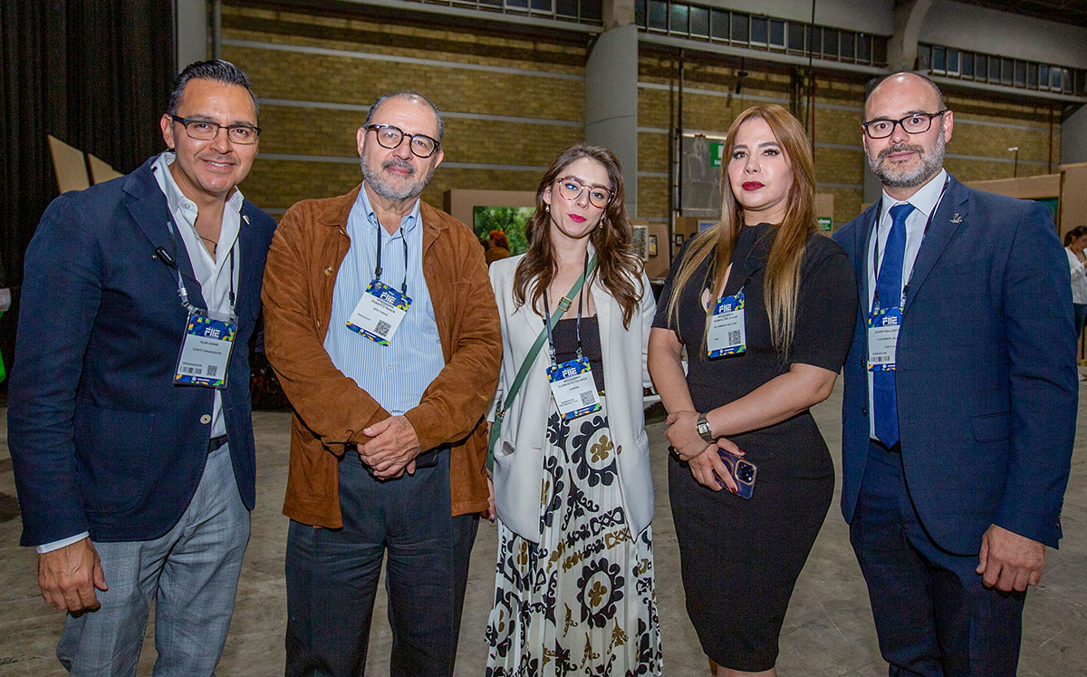 Alan Adame, Roberto ramos, Florencia Colunga, Yasmin Solar y Javier Ballesteros