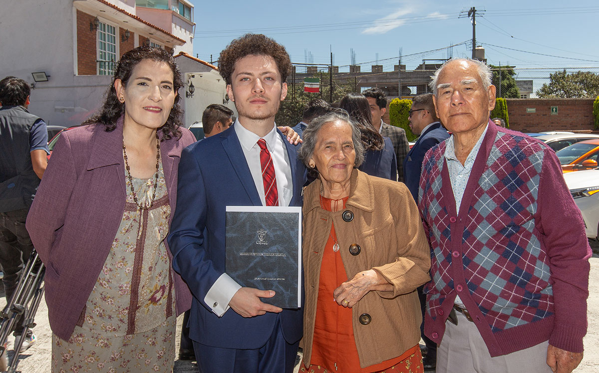 Araceli Espinoza, Jorge Malanco, Luz Guerrero y Jorge Espinoza