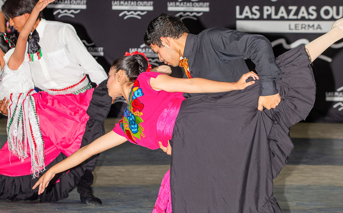 Celebran con orgullo las tradiciones y la cultura mexicana