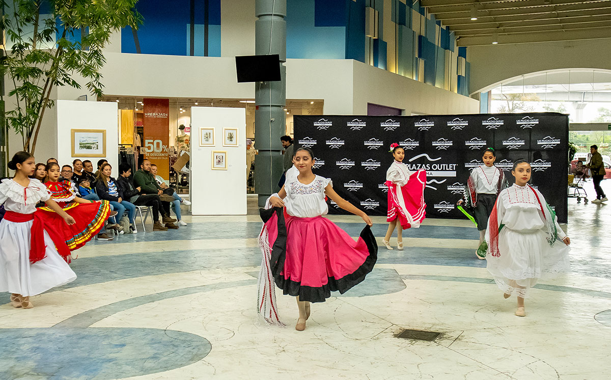 Celebran con orgullo las tradiciones y la cultura mexicana