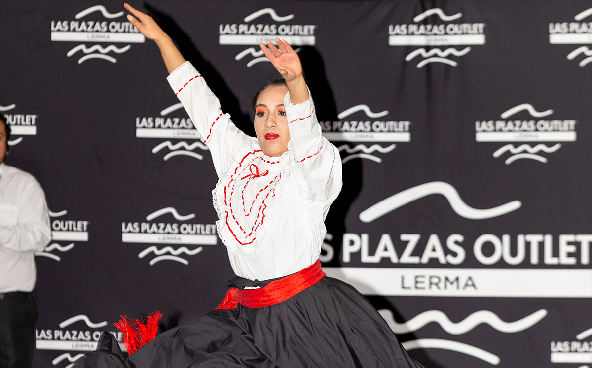 Celebran con orgullo las tradiciones y la cultura mexicana