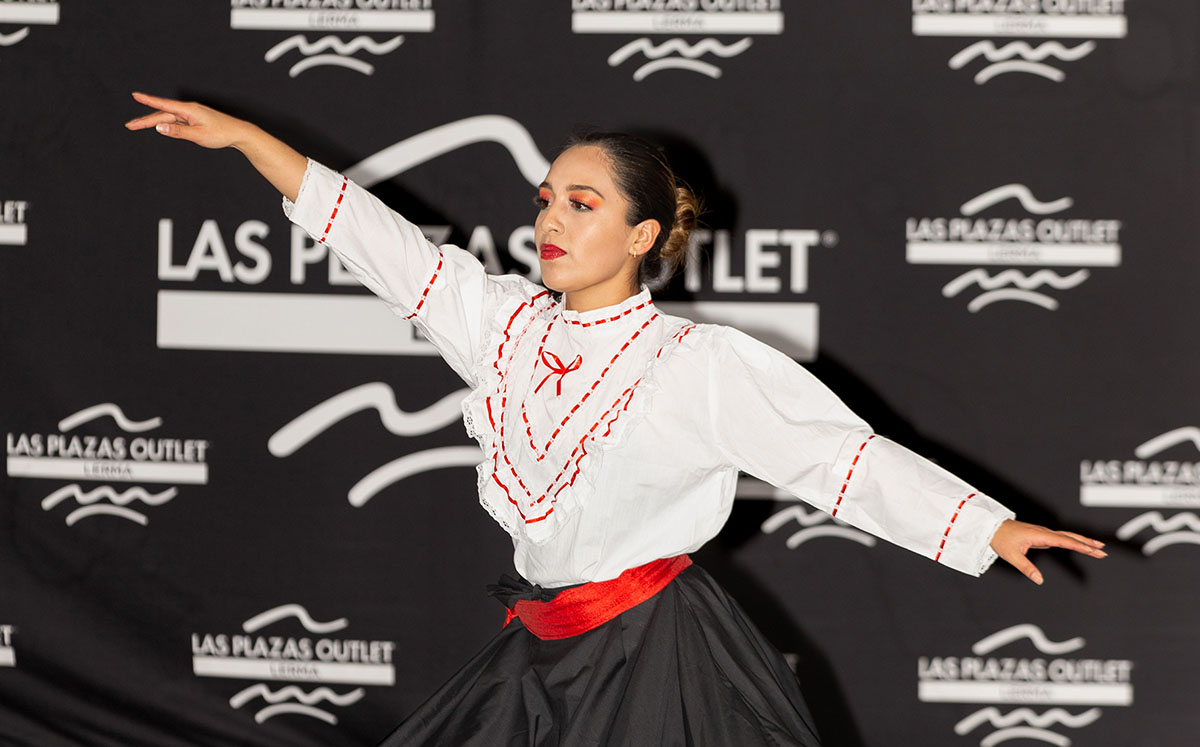 Celebran con orgullo las tradiciones y la cultura mexicana