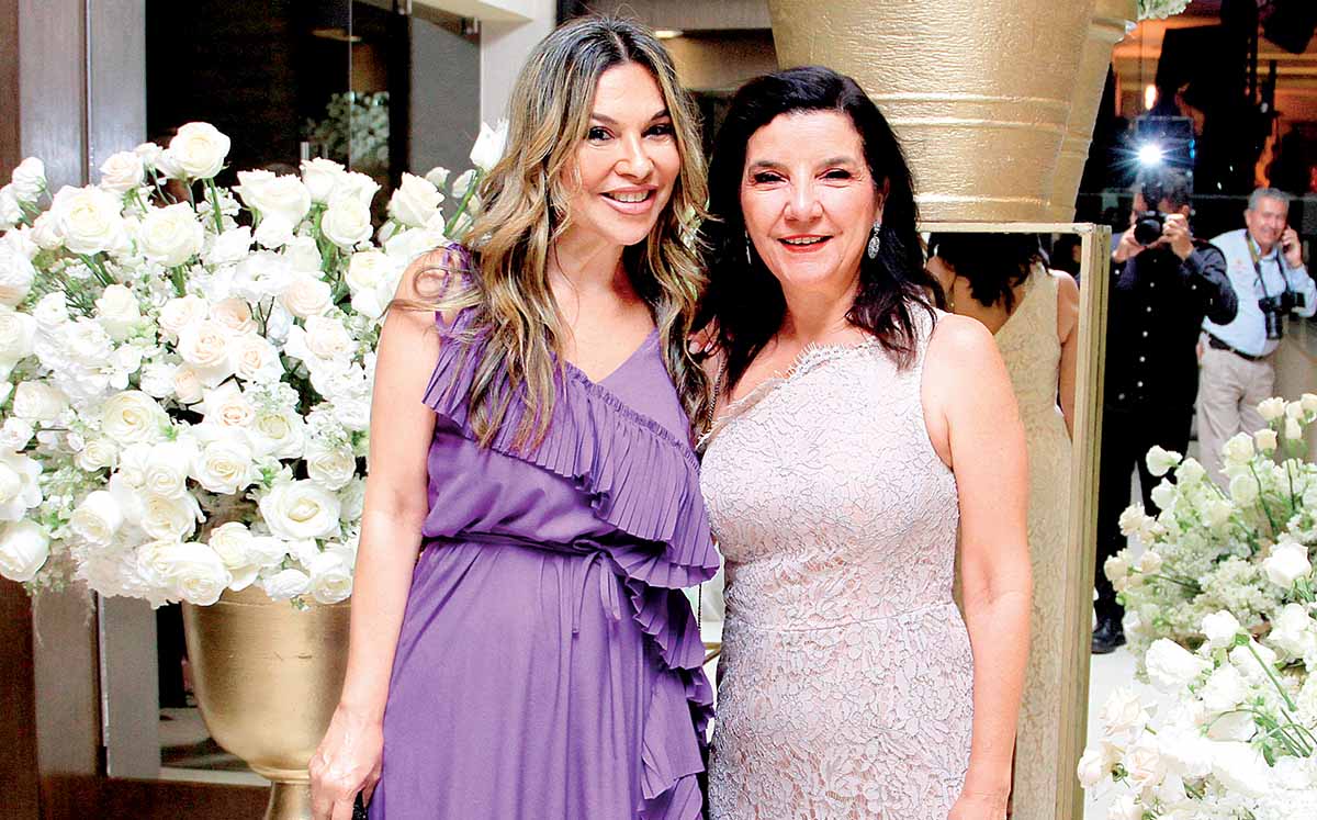 VERO AGUILAR Y MARTHA AGUILAR asistieron a la coronación de Ana Mary