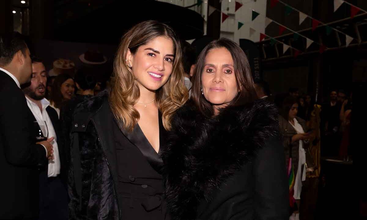 Andrea Valdez y Margarita Herrera