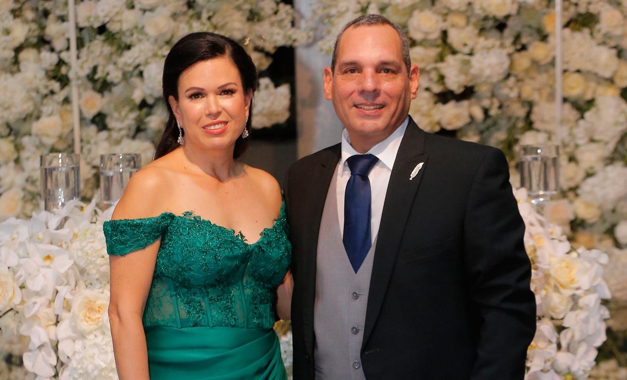 PAPÁS DEL NOVIO. Lorenia Saldaña y Eduardo Ayala
