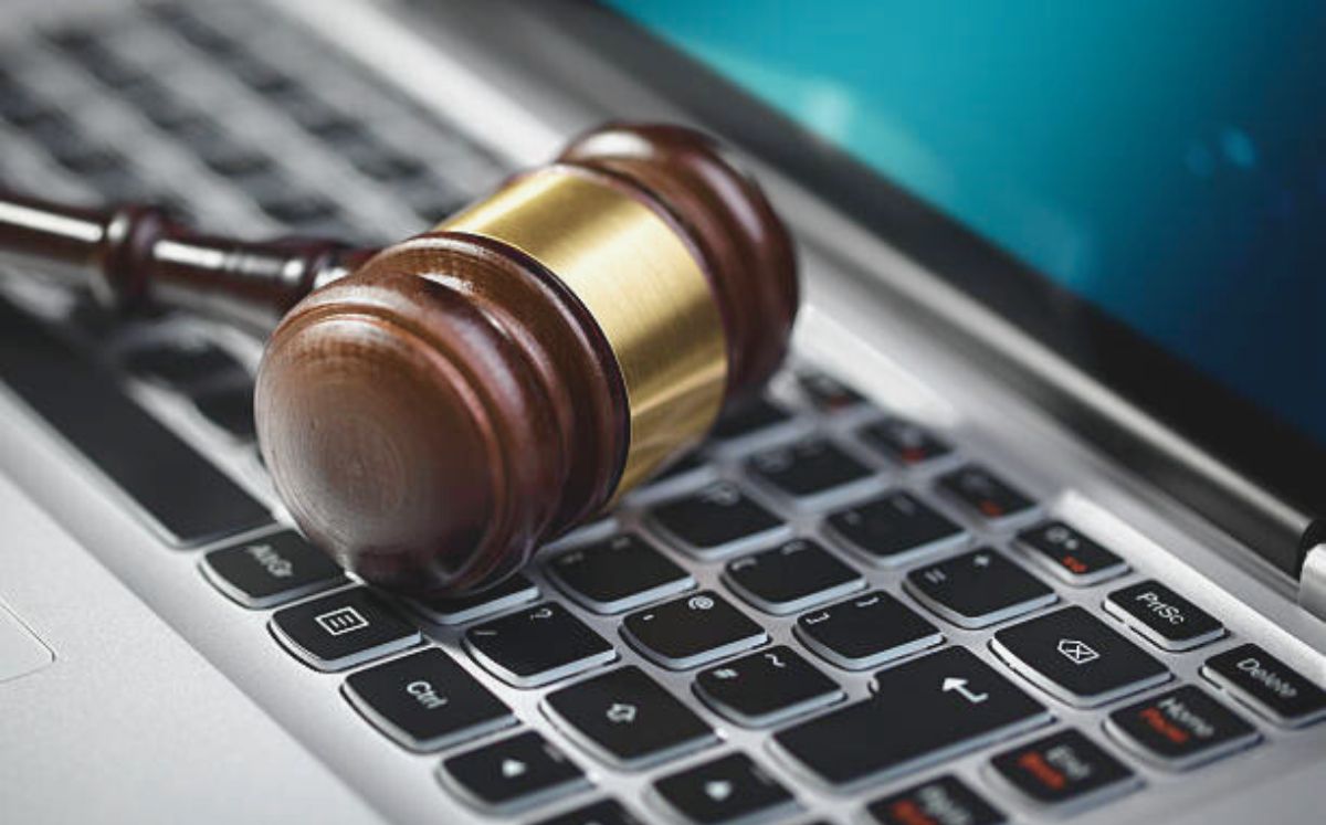 Descubre el trabajo en línea como asistente legal (Cortesía)