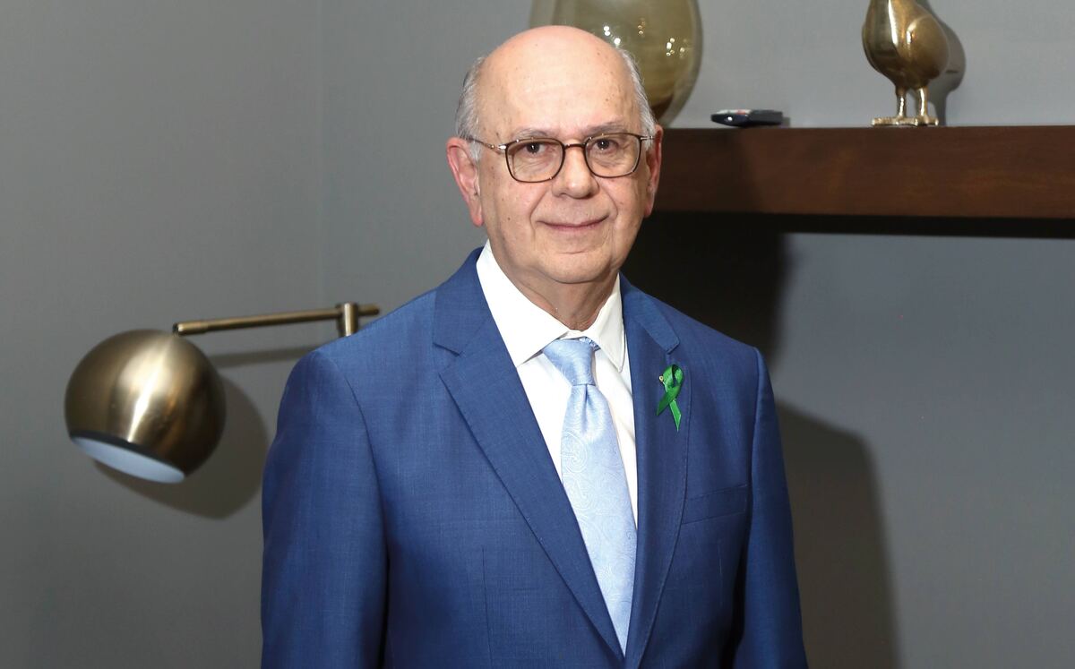 Dr. Alejandro Valdés Cepeda