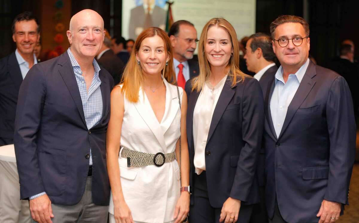 Gustavo Backhoff, María del Carmen De la Garza Evia, Regina Martínez y David Garza