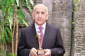 José Ángel García Hernández recibió el galardón “Ricardo  Everbusch” como Empresario del Año en el 2022 / Foto: Cortesía