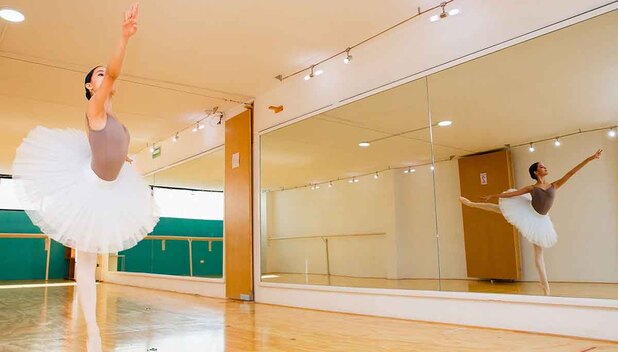 Johana Michelle Fuentes es una bailarina poblana de ballet de 14 años que se encuentra en formación. (Fotos: Manuel Salgado)