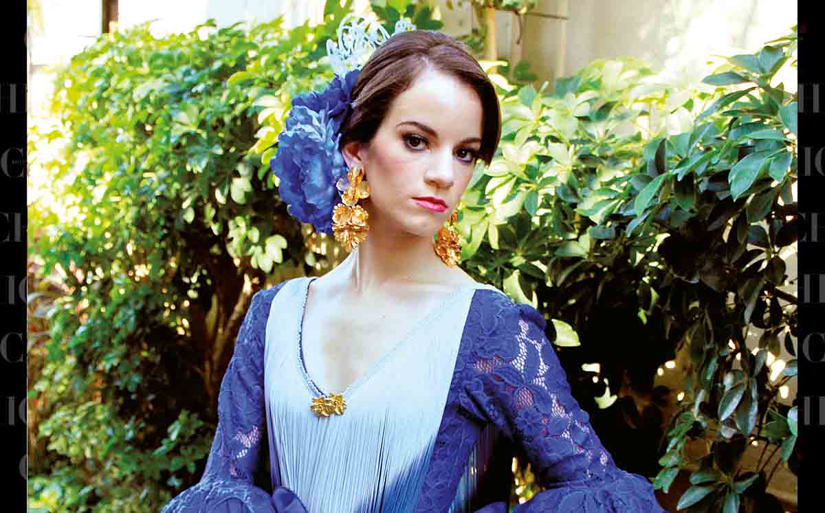 ANA MARY MARTÍNEZ lució un un hermoso vestido estilo flamenco