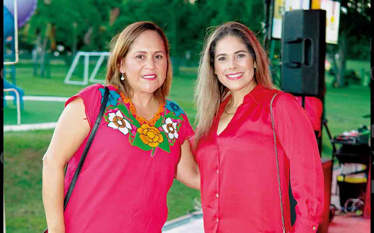 ERIKA DE LARA Y CLAUDIA DELGADO disfrutaron del festejo del grito de independencia