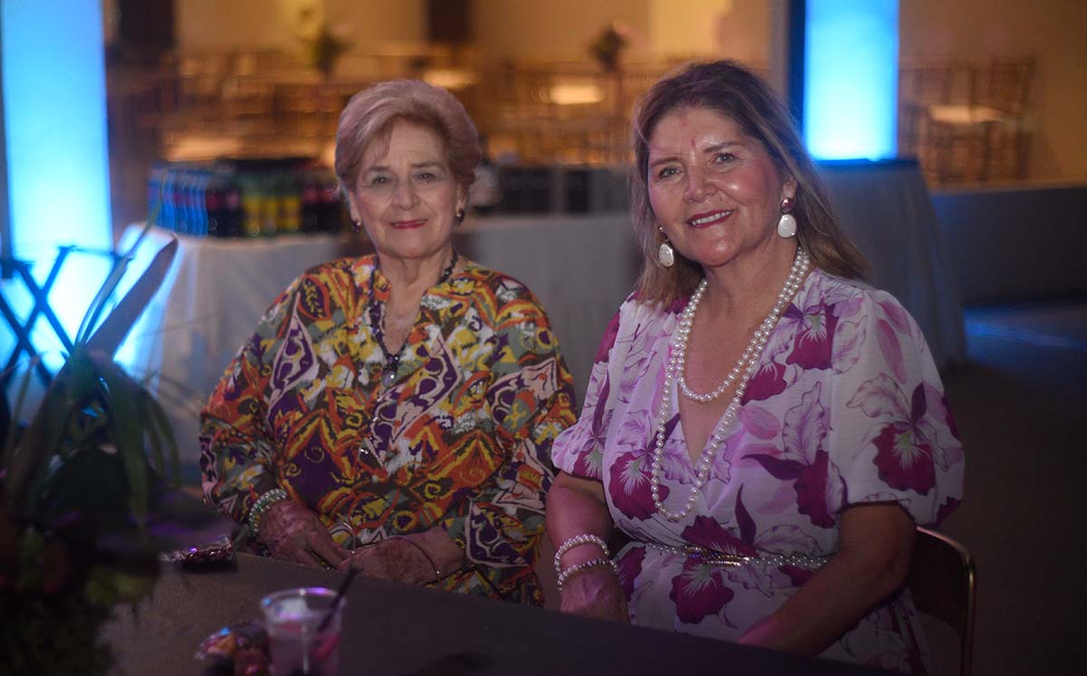 NORINEY DE LA GARZA Y LAURA ACEVEDO felices de formar parte del 15 aniversario de CHICTAM