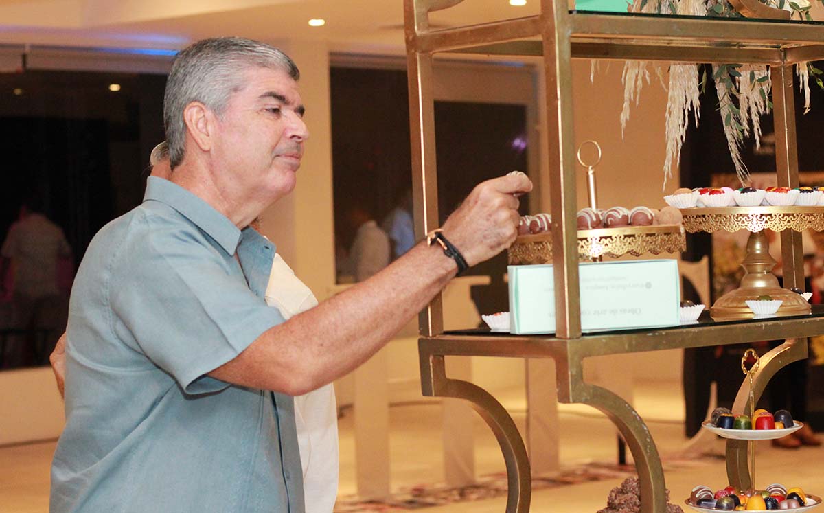 LUIS GERARDO ESPINOZA, disfruto de la degustación de chocolates de VeryChoco