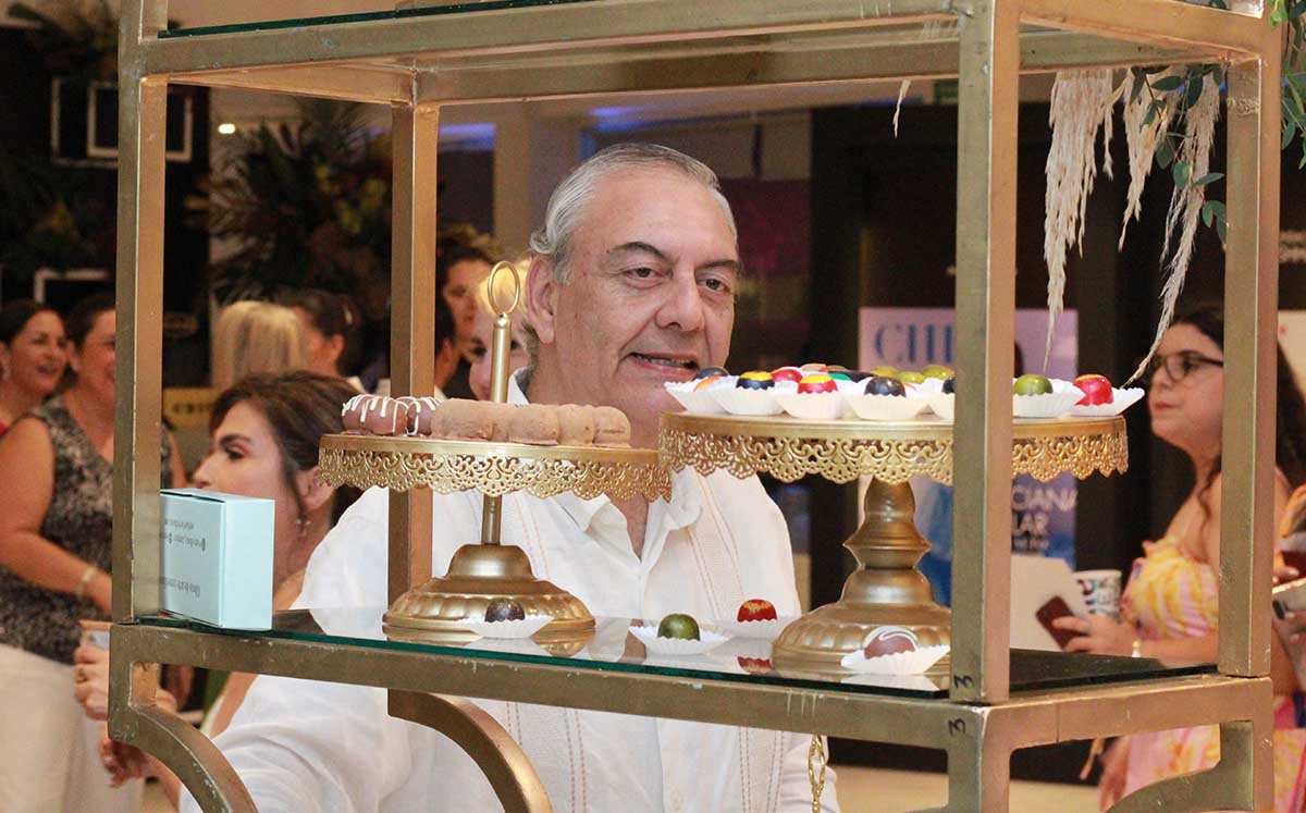 JOSÉ ALVAREZ gozó de la degustación de VeryChoco