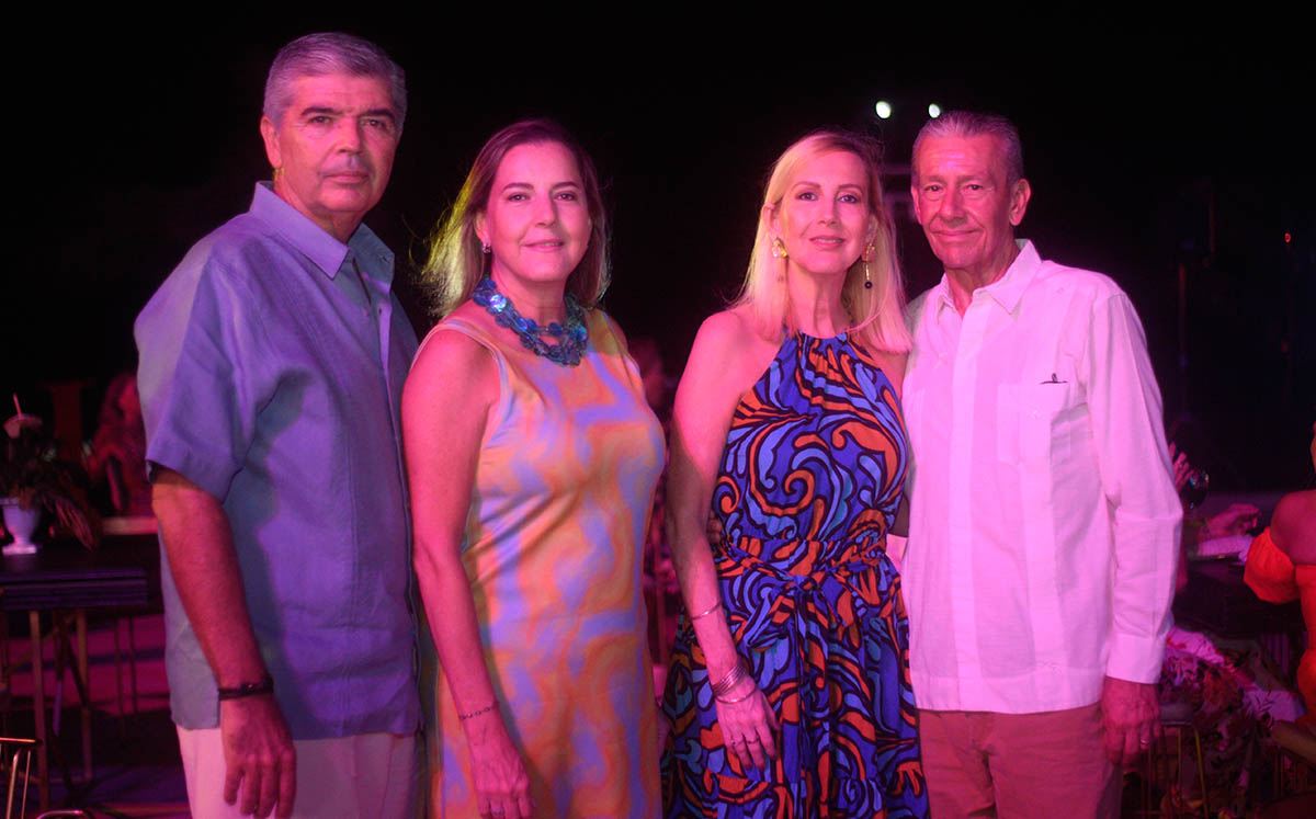 LUIS GERARDO ESPINOZA, CLAUDIA DELSOL, ANA LAURA DELSOL Y RICARDO FLORES nos regalaron sus mejores sonrisas en el evento de Aniversario