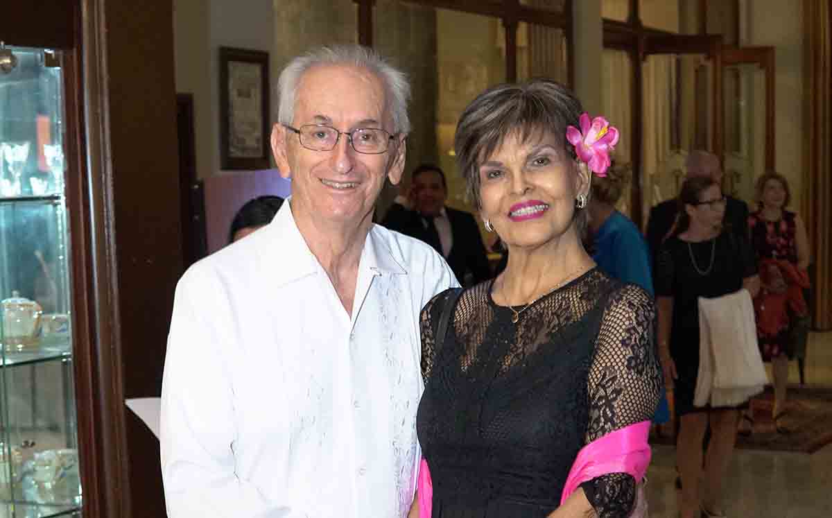 GUILLERMO GUZMÁN Y LUPITA DE GUZMÁN lucieron sus mejores outfits en el Casino Tampiqueño