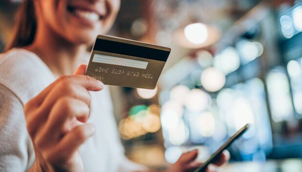 Bancos que-deben devolver dinero a-clientes con-tarjetas de-crédito (Foto: Getty)