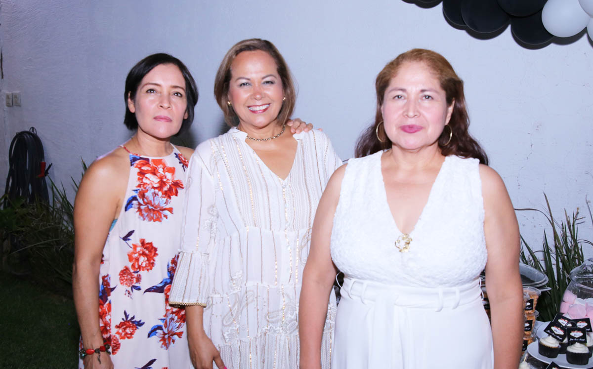 Berenice, Lorena y Angélica