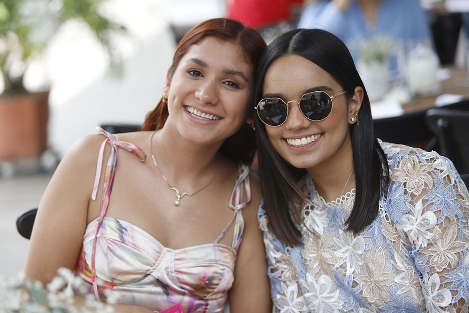 Daniela Ochoa  y Samira Solís