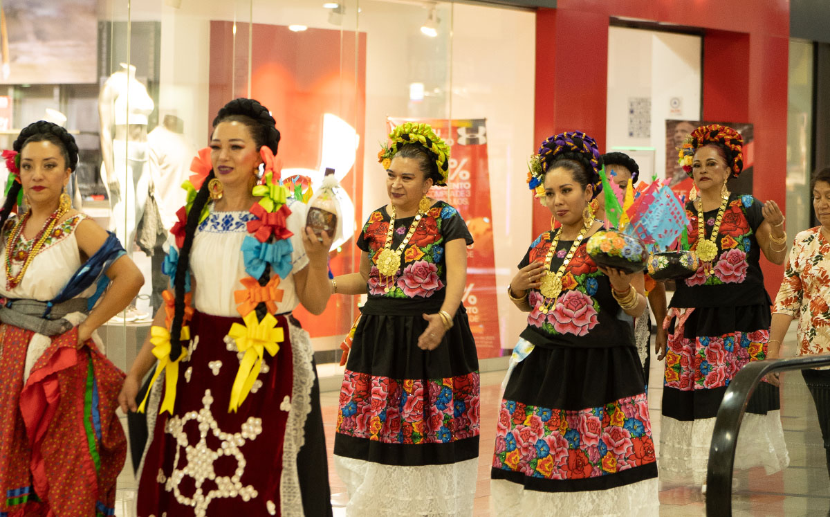 Festejan la cultura mexicana con bailes típicos