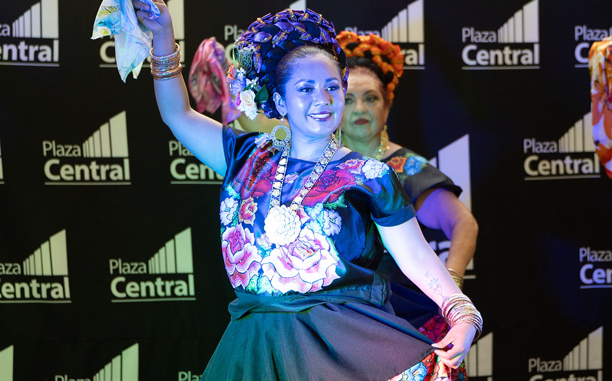 Festejan la cultura mexicana con bailes típicos