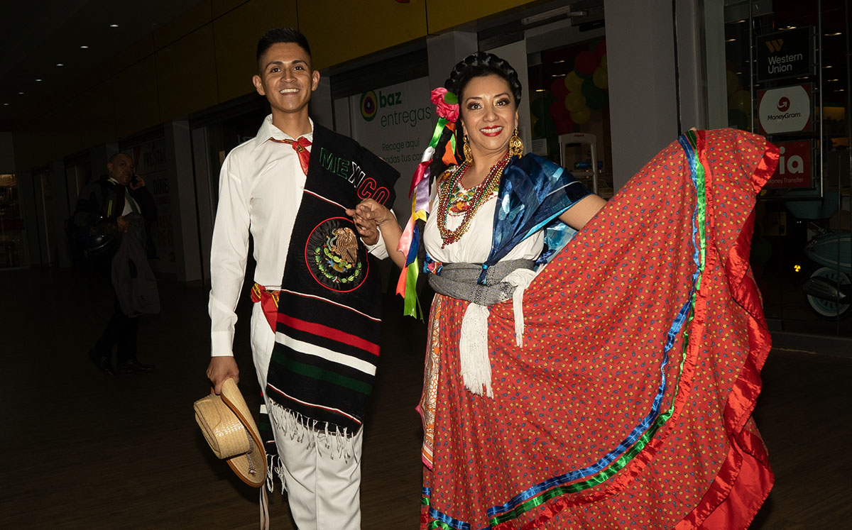 Festejan la cultura mexicana con bailes típicos