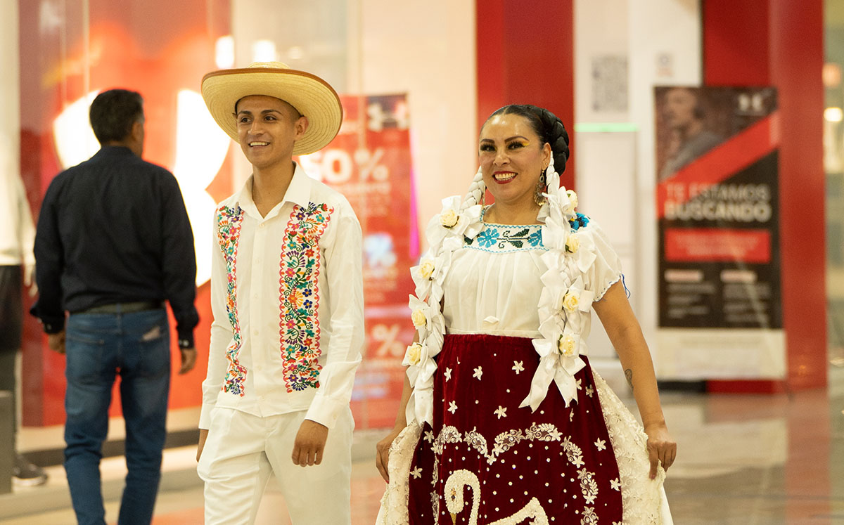 Festejan la cultura mexicana con bailes típicos
