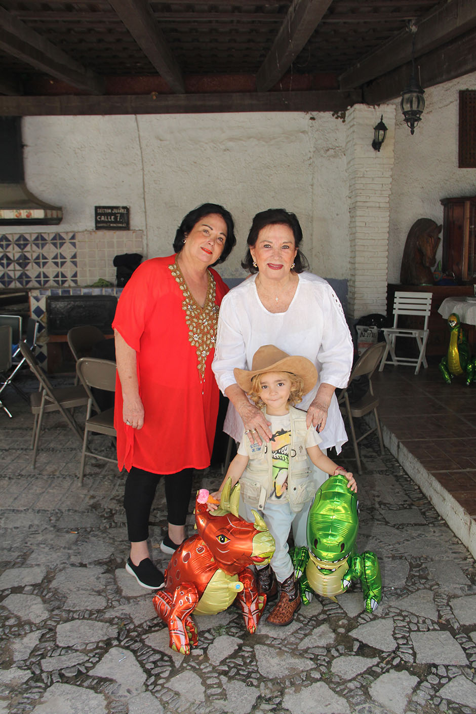 Gaby Aceves, Gloria Herrera y Alef Leaño.