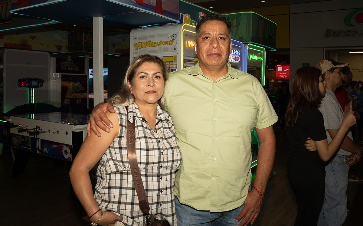 José Luis Martínez y Esthela Soria
