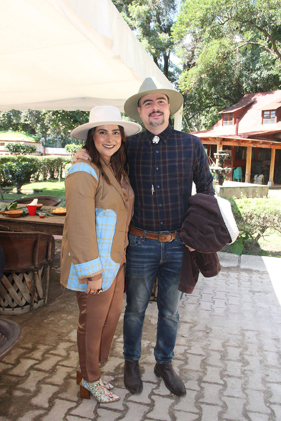 Mely Esquivias y Guillermo Corona.