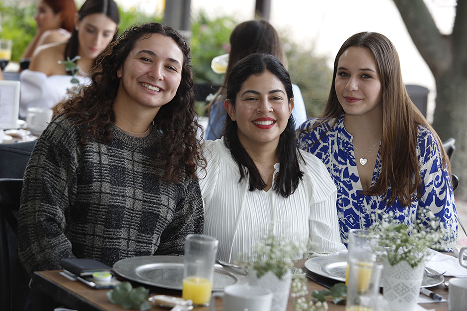 Norma Salinas, Sofía Orta y Priscilla Salinas