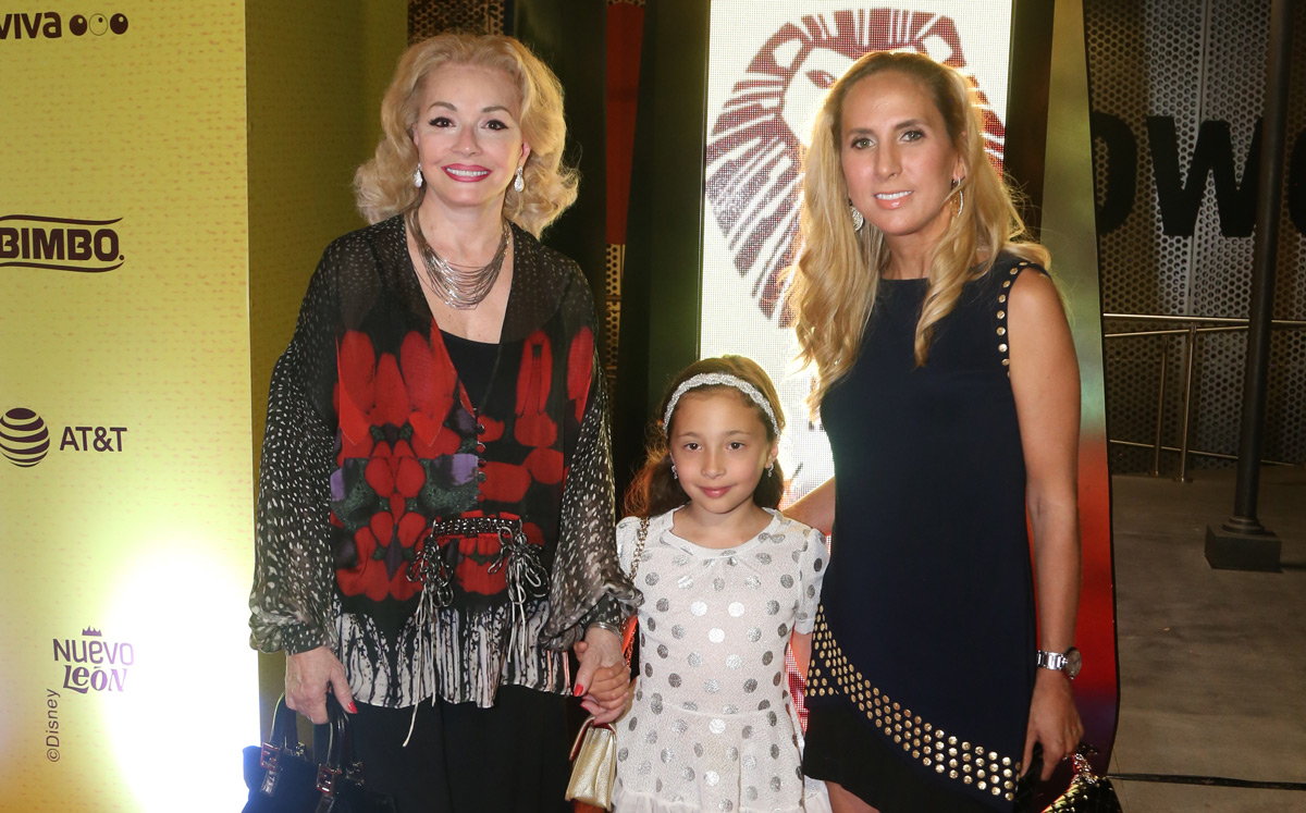 Adriana Garza de Santos, Mariana Margain de Santos y Sofia Santos Foto Roberto Alvarado