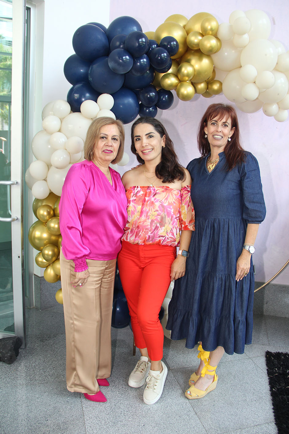 Finita Beltrán, Amelia Valencia y Mónica Torres.