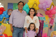 01 Salvador Cosío, Paulina Corella y Rebeca Cosio