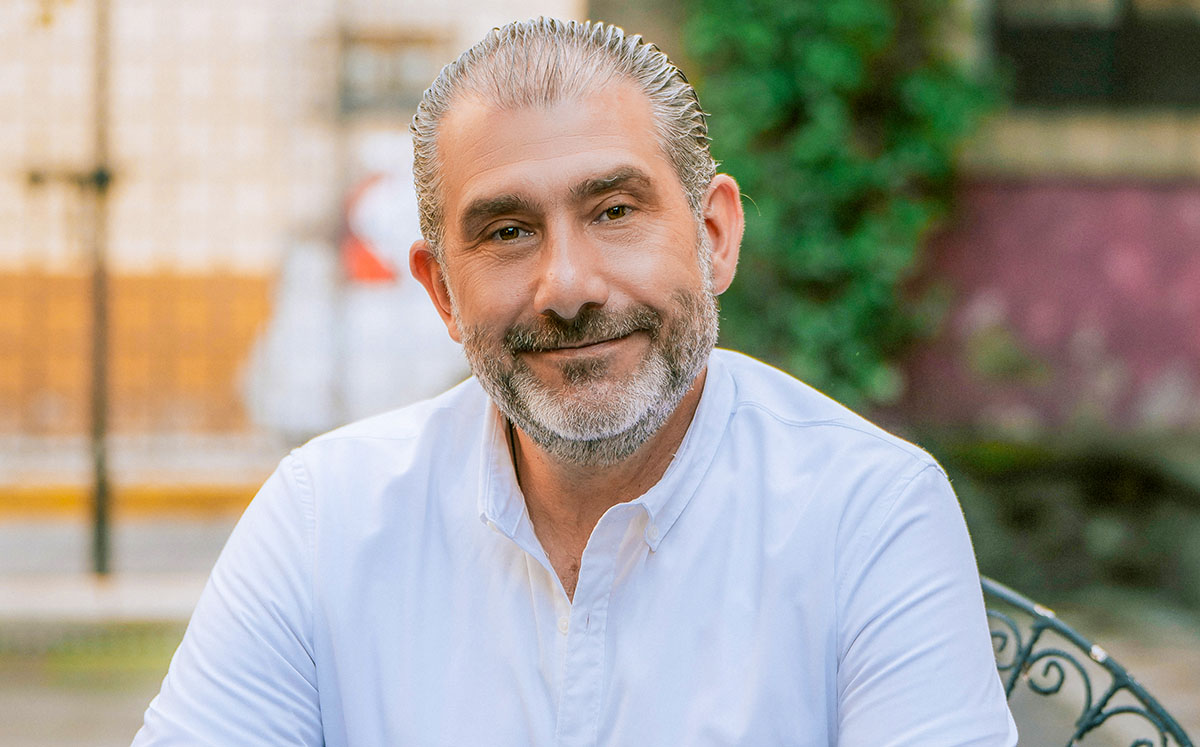 Carlos es un ejemplo viviente de cómo la pasión por la comunidad y el servicio a la sociedad pueden dar forma a una vida rica y significativa.