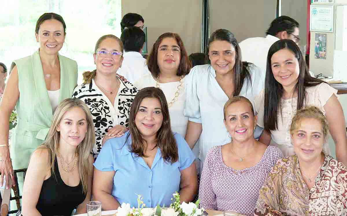 Asistentes del evento disfrutaron del cumpleaños de ROSY SCHEKAIBAN
