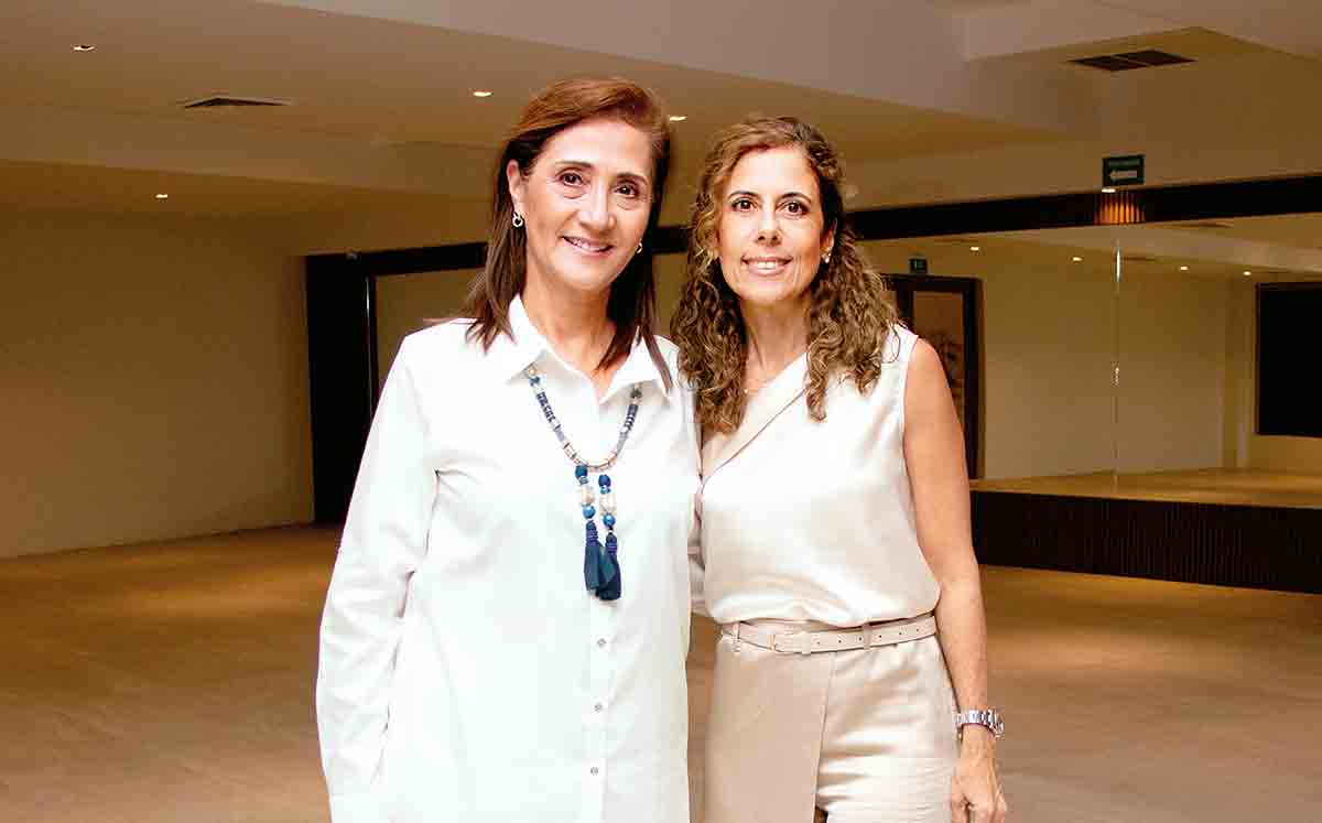 MARÍA GUADALUPE DE DELGADO Y REBECA DE TREVIÑO