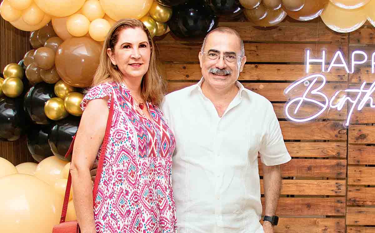 KATIA BLAKELY Y JUAN ÁNGEL PAREDES