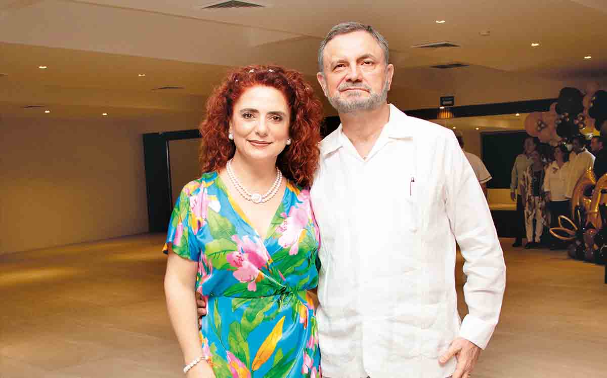 ALEJANDRA FERNÁNDEZ Y ANTONIO ADAME