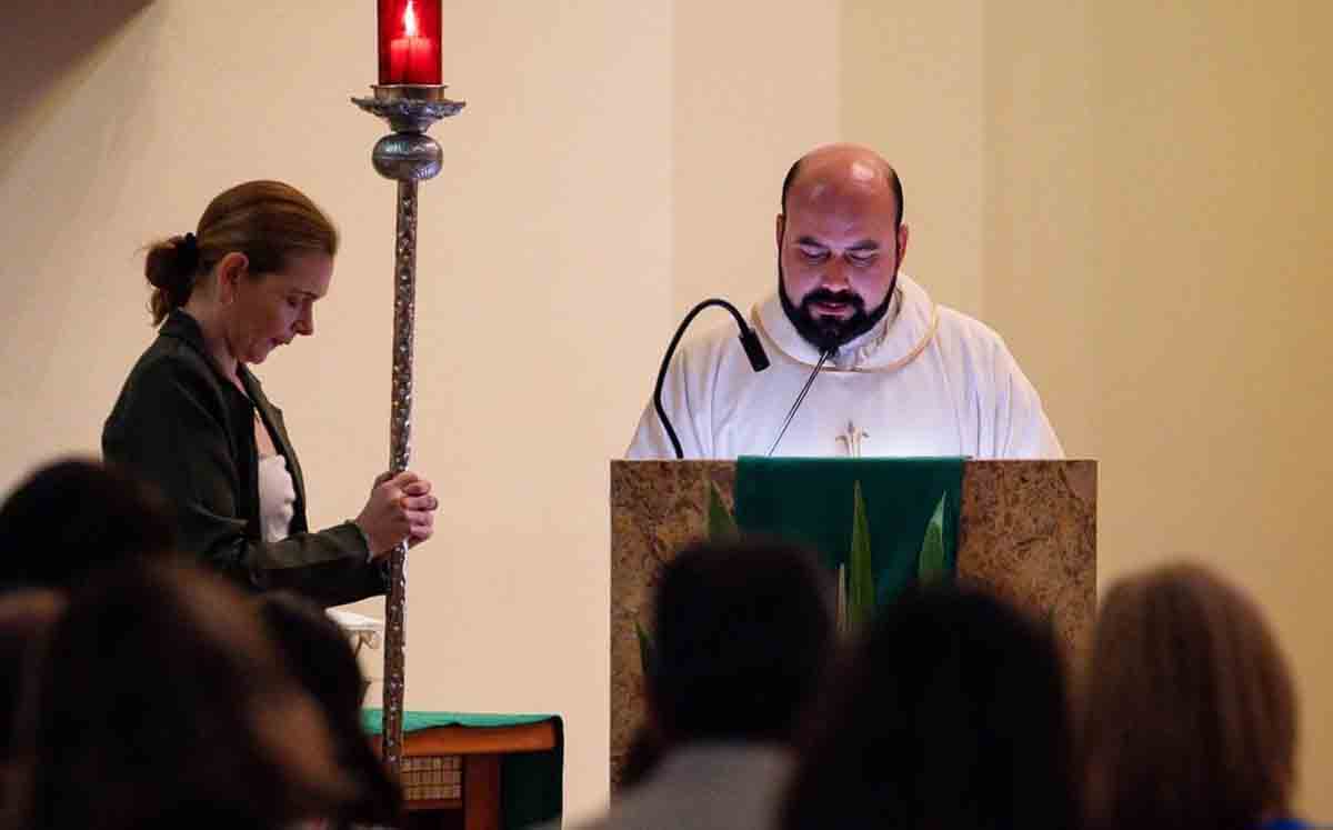 Misa  en la Capilla Universitaria