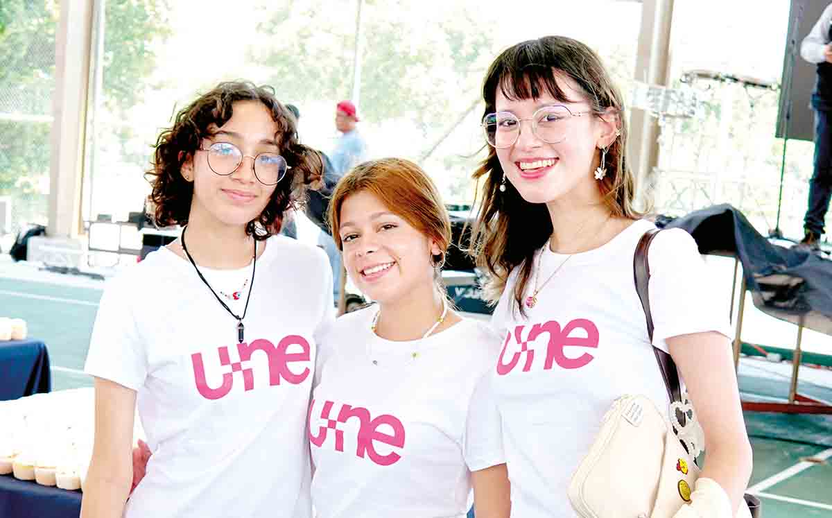 MEL ZAMORA, DANIELA SOSA Y ALITA CERVANTES orgullosas jaguares